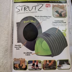 NWOT Strutz Cushioned Arch Support